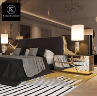Ensemble de meubles pour chambre à coucher de luxe au design exclusif, italien, dernier cri, moderne, lit double haut de gamme, grande tête de lit, lit King Size
