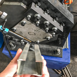 C Purlins Brace Tile <span class=keywords><strong>Machine</strong></span> Maquinaria de fabricación C <span class=keywords><strong>U</strong></span> Sección Perfil de acero en forma de acero ligero Purlins que forma la máquina - Product Image 5