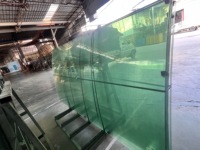 Panneau en verre trempé extra clair de 1/2 pouce, balustrade d'escalier minimaliste, fournisseur de verre de sécurité
