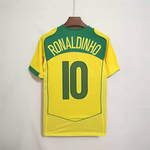 Maillot de football rétro en gros pour la maison, modèle 2004, personnalisable avec nom et numéro de l'équipe/joueur, 100 % polyester respirant, séchage rapide, short d'été - Product Image 2