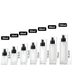 Flacon pompe en verre givré vide pour cosmétiques, huiles, sérums et lotions, avec tête de pompe en plastique noir - Product Image 3