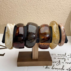 กำไลข้อมือเรซิ่นอะคริลิคแบบหนา ดีไซน์เรขาคณิต สไตล์พังก์ คุณภาพสูง ปี 2025 สำหรับงานปาร์ตี้ - Product Image 2