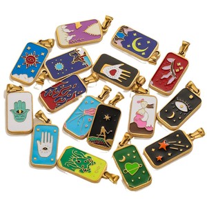 Pendentif rectangulaire en émail représentant une carte de tarot |   Charmes mystiques étanches en acier inoxydable plaqué or PVD 18 carats pour la fabrication de bijoux DIY - Product Image 4