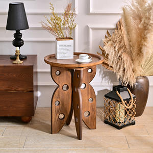 Table basse en bois massif de style européen INNOVA, design moderne et décoratif, avec pieds en forme de papillon, pour le salon de la maison - Product Image 3