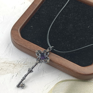 Collier de cosplay Game Rail <span class=keywords><strong>Herta</strong></span>, pendentif clé, chaîne en cuir rétro, collier ras du cou unisexe, bijoux, accessoire pour fête d'Halloween - Product Image 5