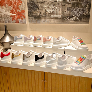 Chaussures de sport de luxe pour hommes et femmes, style décontracté, semelles épaisses, intérieur en cuir, nouvelle collection, vente chaude - Product Image 1