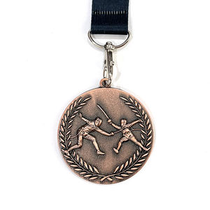 Médaille d'escrime en alliage de zinc 3D avec ruban Fabricant de médailles de trophée de sport en métal personnalisé - Product Image 4