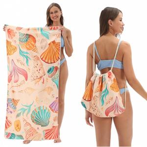 Serviette de plage en microfibre 2-en-1 ultra absorbante, anti-sable et séchage rapide, avec motif imprimé personnalisé et sac fourre-tout, style luxe - Product Image 1