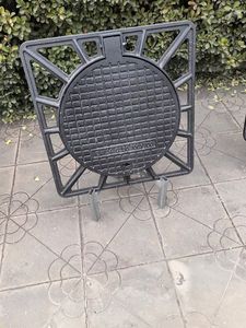 Aanpasbare Heavy-Duty Nodulair Gietijzeren Putdeksels Voor Cirkelvormige E600 Drainagesystemen Met Verschillende Diameter Gietijzer Materiaal - Product Image 3