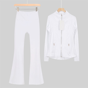 Ensemble 2 pièces <span class=keywords><strong>Lulus</strong></span> Signature : Veste dorée et pantalon évasé, couleur unie, respirant, très élastique, flatteur pour la silhouette, longueur complète, pour femme - Product Image 6