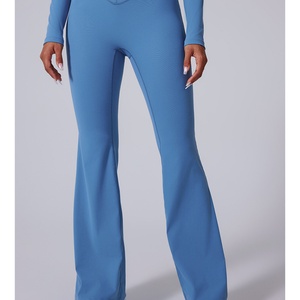 Leggings Cortos de Yoga de Cintura Alta Personalizados para Otoño/Invierno, Diseño de Cintura Cruzada, Estampado de Cadera de Durazno, Cintura Elástica - Product Image 3