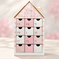 Boîte de calendrier de l'avent en forme de maison rose avec tiroirs numérotés, emballage cadeau personnalisé pour le compte à rebours de Noël, beauté