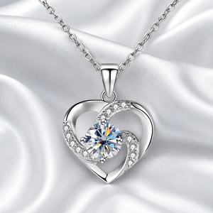 Ciondolo Classico a Forma di Cuore con Lega Dorata e Design con Incastonatura a Griffe per Gioielli da Donna alla Moda - Product Image 4