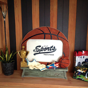 Khung ảnh đội thể thao trong thiết kế hình bóng rổ - Product Image 2