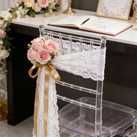 Chaise de salle à manger en plastique transparent empilable moderne - Durable et facile à transporter pour l'ameublement d'hôtel