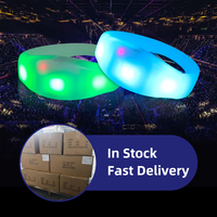Bracelet LED promotionnel clignotant activé par le son, avec logo personnalisé, bracelet musical à commande vocale, bracelet lumineux pour fête