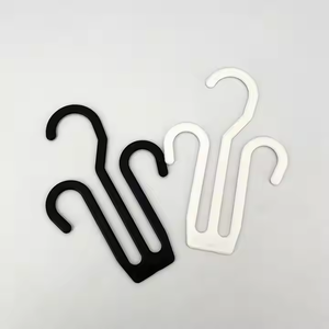 Venta al por mayor de ganchos de exhibición de plástico negro/blanco y zapateros <span class=keywords><strong>para</strong></span> <span class=keywords><strong>sandalias</strong></span> de <span class=keywords><strong>hombre</strong></span> y mujer <span class=keywords><strong>para</strong></span> ganchos <span class=keywords><strong>Crocs</strong></span>-Uso del paquete - Product Image 1