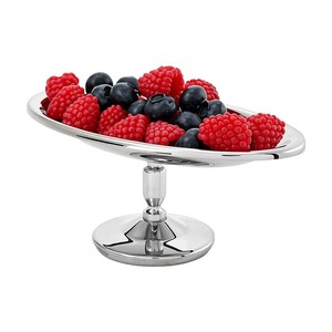 Coppette per Gelato in Acciaio Inox di Lusso Retrò a Forma di Banana, Ciotole per Dessert Ovali per Torte, Budini e Frutta - Product Image 1