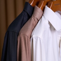 Kemeja Pria Pesta Sutra Satin Lengan Panjang Mewah Kasual Pakaian Kantor Slim Fit Berkualitas Tinggi ODM Bernapas Grosir Kustom