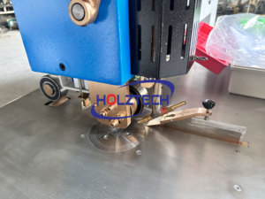 Consiga una composición de chapa continua y eficiente con un empalmador automático de 1300mm - Product Image 3