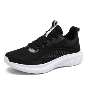 Vente en gros de chaussures de course en maille tricotée <span class=keywords><strong>pour</strong></span> hommes chaussures de trajet d'été baskets blanches respirantes avec semelle rembourrée légère et souple - Product Image 2