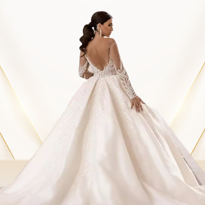 Robes de mariée de luxe à manches longues, dos ouvert en V, robe de mariée lourdement ornée de cristaux - Product Image 3