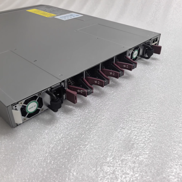 Nexus 9300 with 48p 1/10G/25G SFP+ and 6p 40G/100G Switch N9K-C93180YC-FX