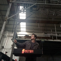 Table de DJ motorisée DMX pour le stockage et la récupération des équipements de contrôle d'éclairage et d'audio – Idéale pour les boîtes de nuit et les soirées disco
