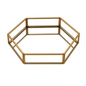 Plateau géométrique moderne en acier inoxydable avec cadre doré et surface miroir, décoration intérieure pour salle de bain, utilisation intérieure, baptême, anniversaire - Product Image 2