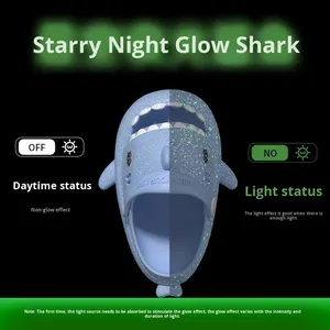 <span class=keywords><strong>Chanclas</strong></span> Luminosas <span class=keywords><strong>de</strong></span> Tiburón para Niños, <span class=keywords><strong>Chanclas</strong></span> <span class=keywords><strong>de</strong></span> Verano para Niños y Niñas, Antideslizantes, Suela Blanda, Transpirables, <span class=keywords><strong>de</strong></span> Dibujos Animados, Lindas, para la Playa, con Orificios - Product Image 2