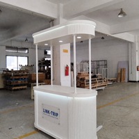 Chariot de présentation de parfums mobile avec éclairage LED, logo personnalisé, présentoir pliable en MDF pour centre commercial