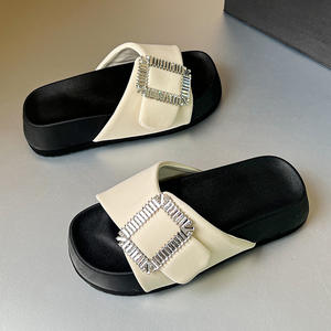 รองเท้าแตะสวมสไตล์สปอร์ตเกาหลีสำหรับผู้หญิง ดีไซน์กันลื่น ลายดอกไม้ ระบายอากาศได้ดี พื้นรองเท้า PU หนัง PU แบบเชื่อมติดกัน พื้นรองเท้าด้านนอกทำจากหนัง - Product Image 5