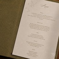 Couverture de menu de restaurant personnalisée en tissu de lin A4 A5, porte-menu de luxe à couverture rigide avec logo estampé à chaud en or pour hôtel, café, bar
