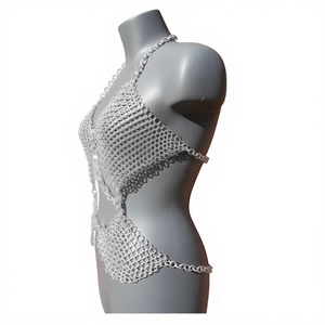 Gilet d'armure en maille d'acier inoxydable plaqué argent, motif gaufré, design antique et moderne, forme irrégulière, style guerrier tendance - Product Image 5