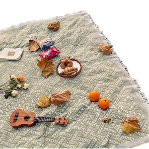 Portable pliable léger tapis de pique-nique Style français <span class=keywords><strong>treillis</strong></span> en forme de T blanc étanche à l'humidité tissu Polyester imperméable Camping - Product Image 1