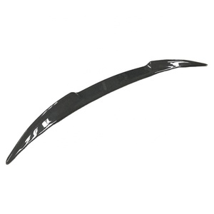 Aileron arrière en fibre de carbone Laige pour <span class=keywords><strong>Alfa</strong></span> <span class=keywords><strong>Romeo</strong></span> <span class=keywords><strong>Giulia</strong></span> 2016-2018 - Noir avec revêtement UV - Installation avec ruban adhésif 3M - Product Image 1