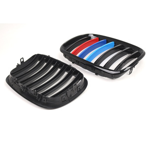 Calandre avant BMW X5 E70 noire style M avec bandes bleues, rouges et blanches pour amélioration du pare-chocs en plastique ABS - Product Image 3