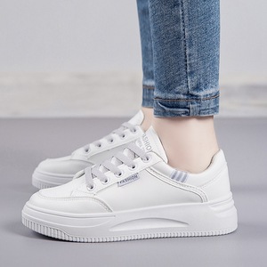 รองเท้ากีฬาลำลองผู้หญิงขายดีปี 2025 สีขาว ระบายอากาศได้ดี พื้นนุ่ม เพิ่มความสูง พื้นหนา สไตล์เดินเล่น สำหรับฤดูใบไม้ร่วง - Product Image 5