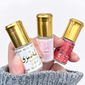 Parfum Arabe de Haute Qualité Eau de Parfum pour Hommes avec des Notes Fruitées, Boisées et Florales, Parfum Longue Durée, Roll-on, Fragrance Dorée - Product Image 1