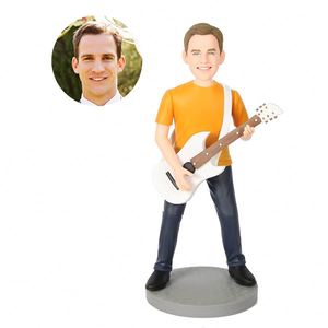 Bobblehead personnalisé fait main pour la remise des diplômes, idéal pour la décoration de la maison ou comme cadeau d'affaires - Product Image 3