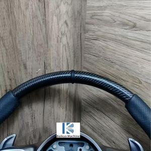Volant de direction en cuir perforé et fibre de carbone pour <span class=keywords><strong>Mercedes</strong></span> Benz <span class=keywords><strong>GLC</strong></span> GLC63, <span class=keywords><strong>prix</strong></span> de gros direct usine - Product Image 4