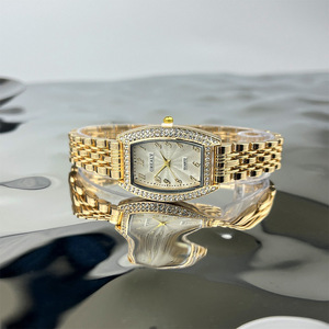 Montre à quartz pour femme en forme de tonneau, sertie d'émeraudes et de diamants, montre numérique tendance - Product Image 4