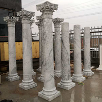 Colonne de jardin moderne en pierre naturelle, pilier romain de luxe en marbre de Carrare sculpté à la main pour la décoration architecturale de villa