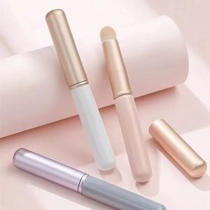 Wooden handle lip brush lip smudge brush lipstick brush short handle <b>makeup</b> brush concealer brush portable <b>makeup</b> brush - Product Image 1