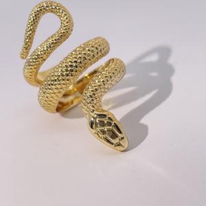 Bague en cuivre avec zircon en forme de serpent audacieux Tianyu Gems, bijoux de mode texturés pour femmes - Product Image 1