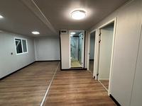 Maison de conteneur extensible Hangfa modulaire préfabriquée de luxe de 20 pieds avec panneau sandwich de 2 chambres à coucher