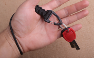 Lanière porte-clés en paracorde tressée faite main, personnalisable en plusieurs tailles, avec mousqueton triangulaire pour usage quotidien en extérieur - Product Image 6