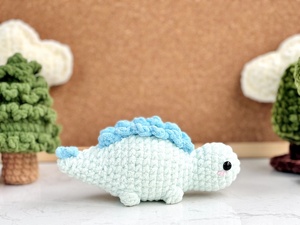 Kaiyue thiết kế mới handmade Amigurumi Stegosaurus khủng long Crochet đồ chơi không may sang trọng nhồi bông đại dương biển động vật bông vải lưới - Product Image 4