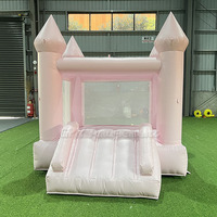Château gonflable commercial 8x8 pieds rose pastel à prix abordable avec toboggan pour jeux souples