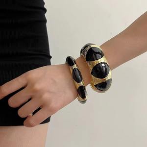 Nouveau français luxe Niche Design alliage large Version étroite émail bracelet rétro mode émail ouvert Bracelet pour les femmes - Product Image 1